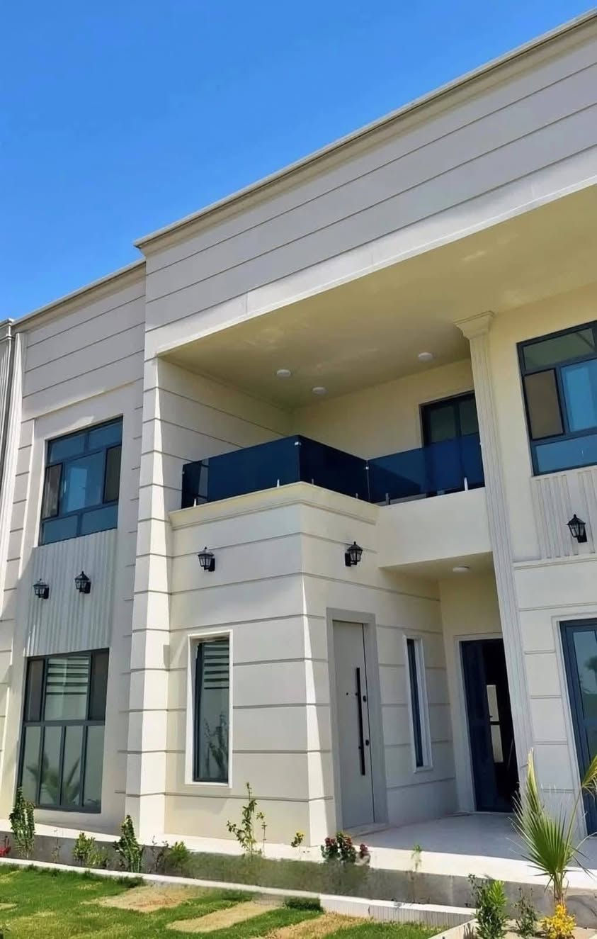 🏡 يتوفر دور للبيع في مجمع جنائن الأميرات
✨ جميع الفئات والمساحات متوفرة
📍 مواقع مميزة وأسعار مناسبة جدًا

📐 المساحات المتوفرة:
▪️ 200 متر
▪️ 250 متر
▪️ 300 متر

📞 للاستفسار والحجز:
***********

فرصة مميزة للسكن والاستثمار 🌟
نستقبل عروض البيع والايجار في المجمعات السكنية 
محسن الغزالي للوساطة العقارية
