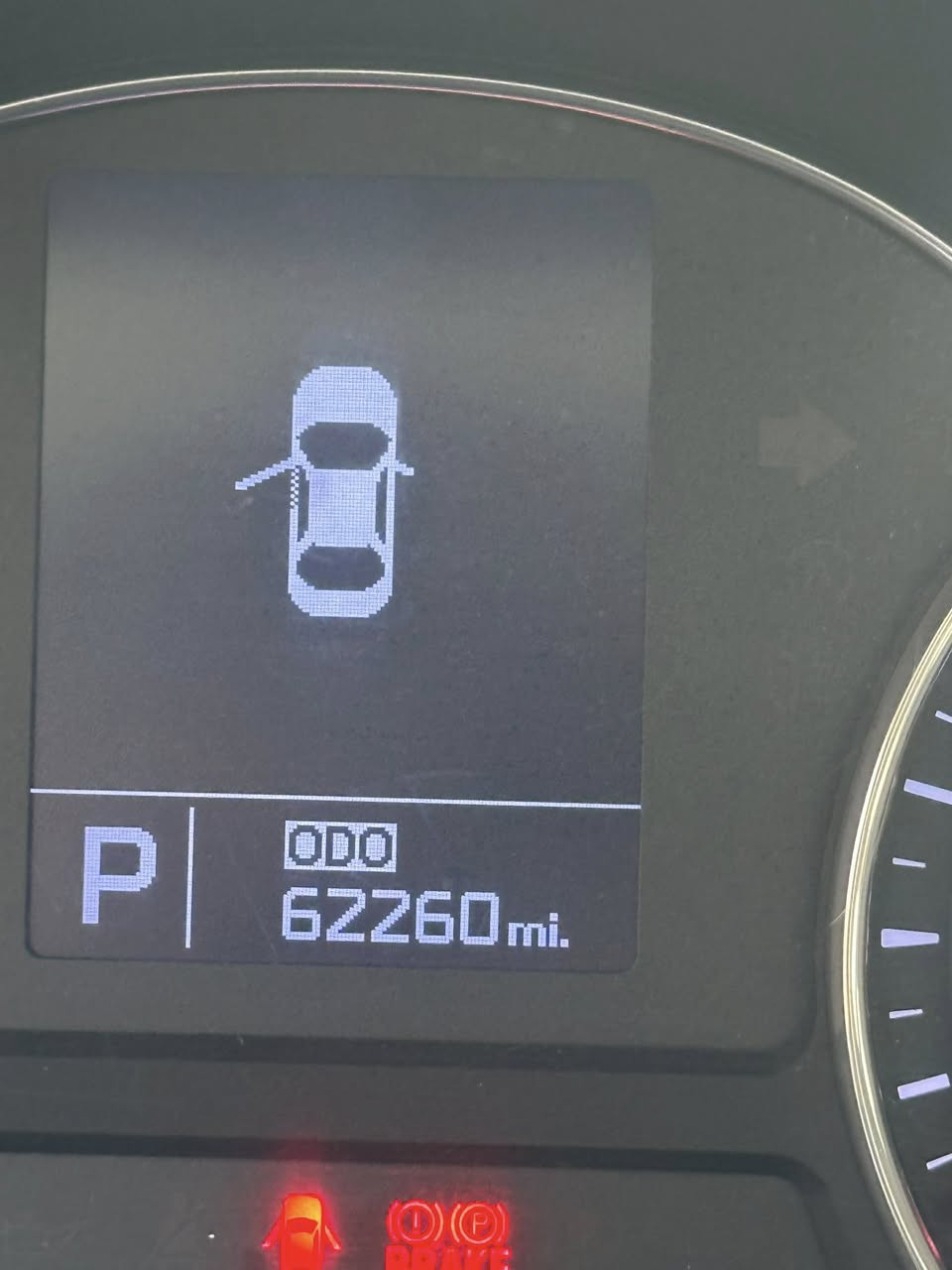 سلام عليكم شباب سياره فورتي موديل ١٤ للبيع سياره جاهزه مناقصها ايشي وسياره مامشتغله تكسي بيها جاملغ خلف السايق وقبق جنطه سياره فول مواصفات واحد على واحد ١١٠ وبيها مجال ***********
