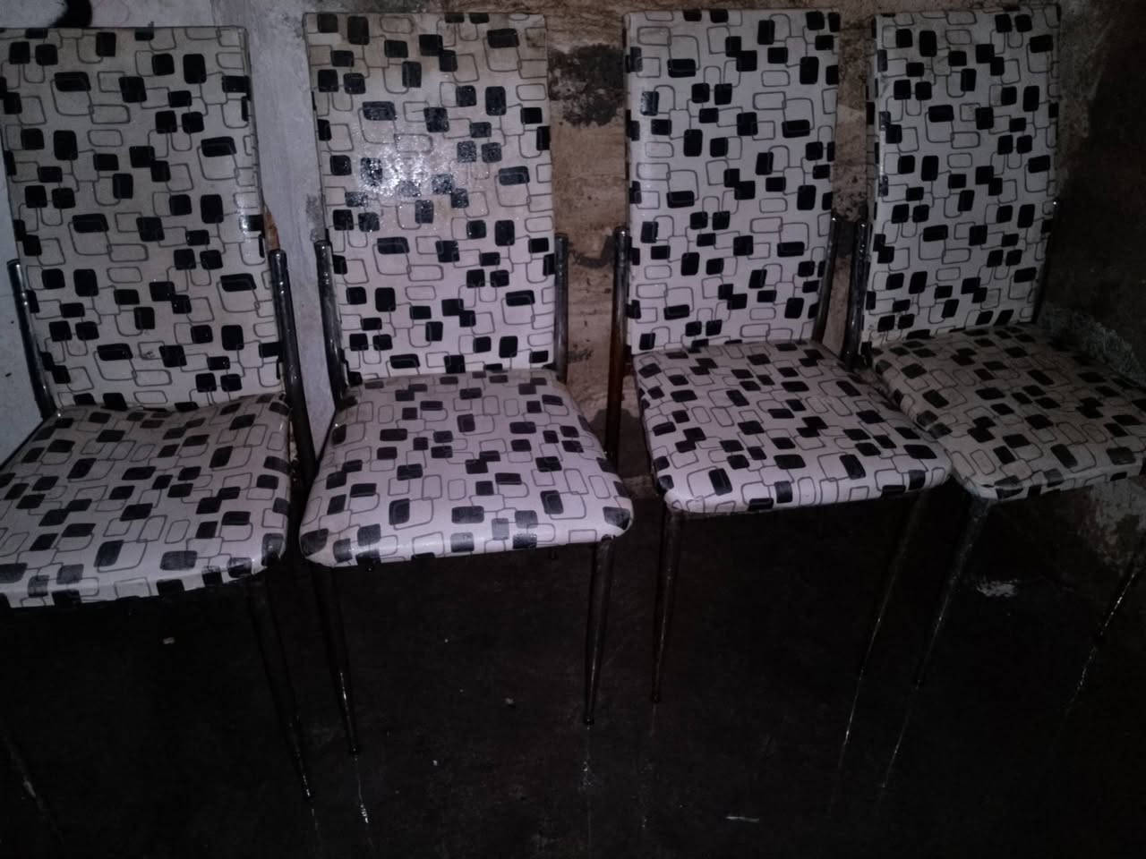 للبيع كراسي العدد4  الغلاف جلد كل عيب مابيهن السعر 30


**إذا كنت صاحب هذا الإعلان وتريد حذفه لأي سبب، رجاءا أرسل رسالة إلى الدعم الفني**