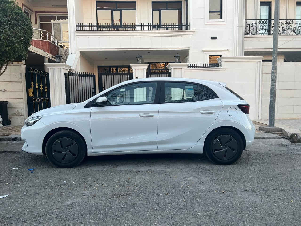 112
ئيّم جى MG3 2025 رقم اربيل.
4هة زار كيلو مه تر 6 سال زهمان
تاخم كَاعيهى بو بستراوه ئى بلادى ده ستكارى نه كراوه تاخم كَولشينى بوّ به ستراوه سوكانى به ركَى بوّ به ستراوه مواصفات ستاندارد شاشه وكاميّرا حساس .
ئاويّنه ئيشارهت بلوتوس.ڤوليوّم.
كيّج ئه ليكتروّنى وته بريد لهمس.
مكان اربيل
موبايل***********
Seller information
Seller أربيل, العراق
