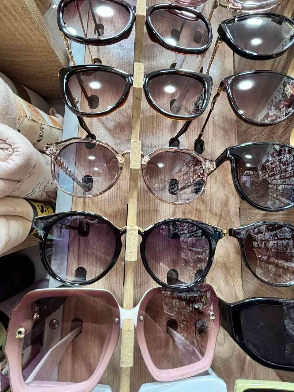 كماليات الأنيق يابه وين الشياكه وين أهل الذوق نظارات شمسية نسائي قمة الروعة والجمال
فقط ب ٣ الف دينار قطعين ب 5 الف دينار فقط كلمة الله يرزقك للثواب العنوان بابل محاويل ناحية الإمام مرقد الأمام محمد بن الحسن الاسمر ع جمله اكووو ***********
