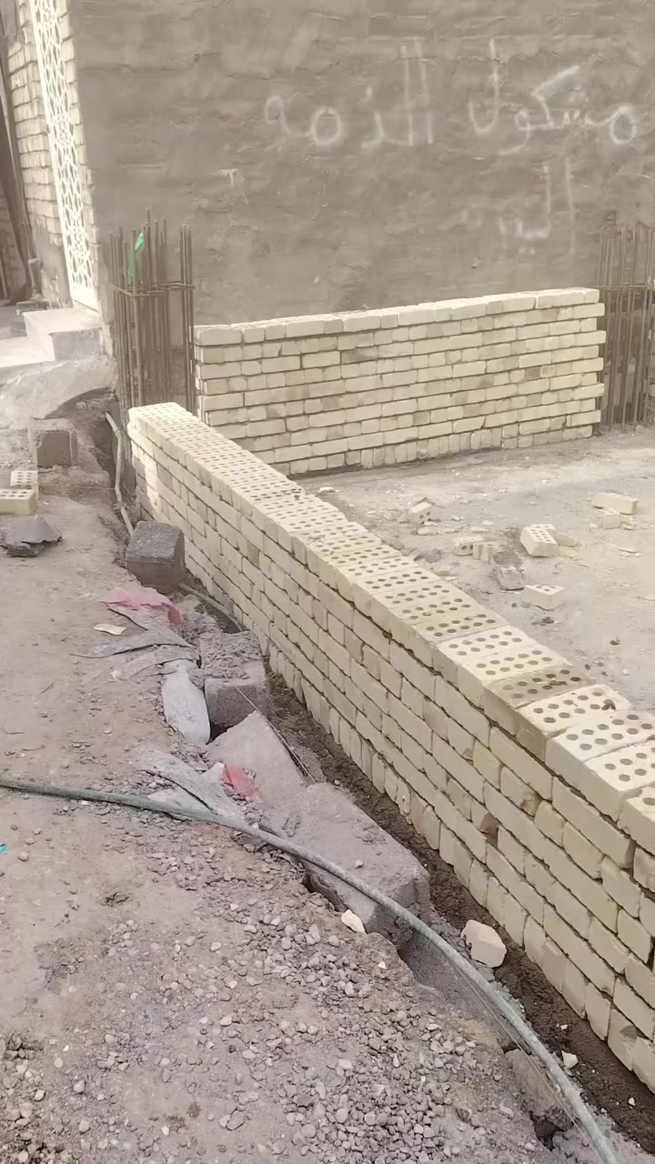 السلام عليكم خلفه بناء متواجد حاليا اشراف مهندسيه مصداقيه بالعمل هذا رقمي اتصل به خير وتدلل واتساب موجود حاليا ***********
