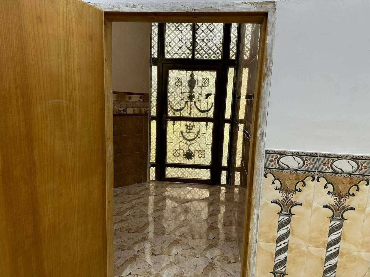 بيت للبيع 
المساحه 300متر 
السعر 45 وبي مجال 
وجه ١٥
نزال ٢٠
بيت جاهز نقص لبخ فقط الوجه 
جنس عرصة؟ 
البيت يتكون من استقبال 
صاله مطبخ خارجي هول 
غرف عدد ٢ صاله حمامات 
حديقة خارجيه 
بناء درجه اولى 
الموقع الانبار الفلوجه الشهابي الاولى 
المازنجر محظور تواصل واتساب او اتصال هاتف ***********
