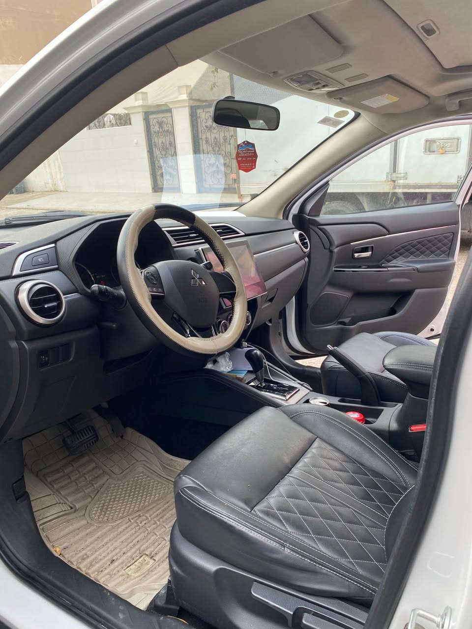 اوت لاندر سبورت  موديل٢٠٢٢
فوول مواصفات ١/١ 
مكفول من الصبغ و التعديل 
ماشي ٩٠ الف كم 
مكان السياره اربيل 
*********** واتساب تليفون 
سعره ١٥٥
