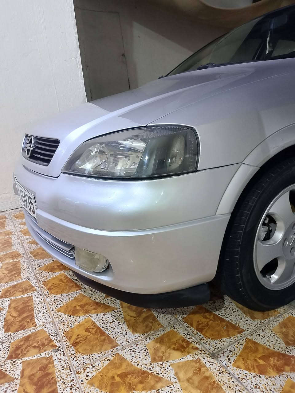 اوبل استرا موديل 2002 السيارة وضع شركة جديدة رقم بغداد بسمي  مكاني رمادي الرقم *********** ماشيه 200الف حقيقي عارضه ب70$ وبيه مجال قليل
