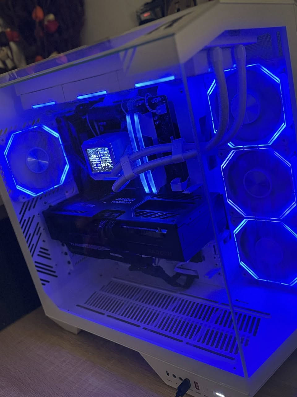 السلام عليكم pc للبيع
GPU: Sapphire Pulse AMD Radeon RX 9070 XT

 CPU: AMD Ryzen 7 7800X3D

 Motherboard: Gigabyte X870 wi-fi 6

 RAM: G.Skill 32GB (2x16GB) DDR5 6000MHz

 PSU: Thermalright 850W 80 Plus Gold Certified

 Cooler: Jungle Leopard Astroshel V2G 360mm 
Liquid Cooler

 Case: Jonsbo DY470 Panoramic Case

 Storage: 1TB NVMe M.2 SSD PCIe Gen4 (5000)

قيم باليرضي الله وتعال اخذهة لان ما اعرف شكد تسوة حالياً

بعدهة بالضمان جديدة حيل استخدام ساعة او ساعتين باليوم 
ابيعهة لان ماعندي وقت 

مكاني بصرة ❤️🙏🏻


**إذا كنت صاحب هذا الإعلان وتريد حذفه لأي سبب، رجاءا أرسل رسالة إلى الدعم الفني**