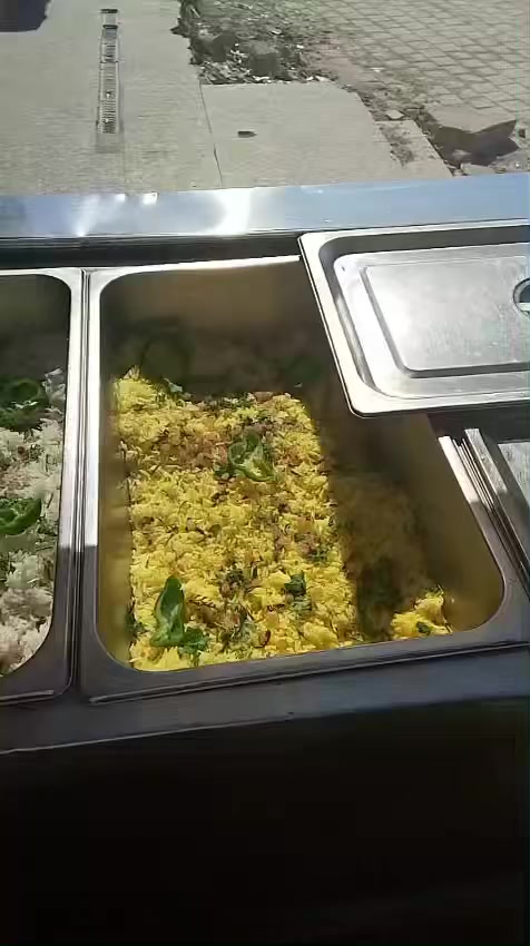 السلام عليكم أني خلفه دجاج مشوي وا محشي وطباخ شرقي ‏مكاني بغداد البنوك متفرغ حالين ***********￼
