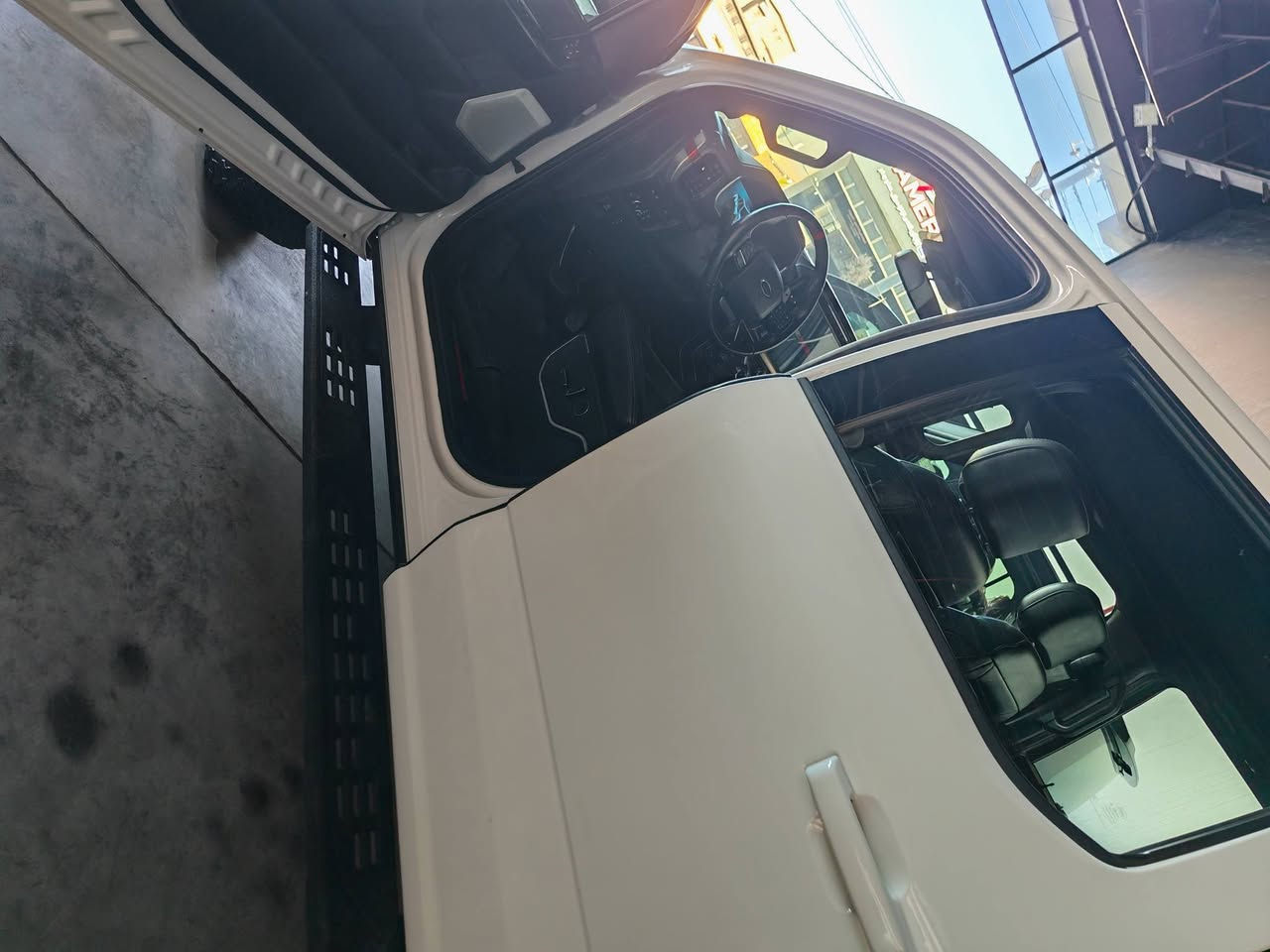 🚘 للبيع | Ford Raptor – قطعة نادرة
إذا تعرف شنو يعني Raptor…
فإنت تعرف إن هالسيارة مو للجميع.
📌 الموديل: 2022
📌 المنشأ: خليجي
📌 المحرك: 3500 Twin Turbo
📌 الممشى: 36,000 كم
📌 الحالة: فوق الممتاز – استخدام شخصي
🧾 الفحص:
✔️ مفحوصة
✔️ مكفولة وكالة القاصد
✔️رقمها اربيل
✨ المواصفات :
▪️ Raptor Package كامل
▪️ إطارات أوف رود
▪️ إضاءة أمامية مميزة
▪️ ثبات عالي + أداء رياضي
▪️ هيبة طريق واضحة من أول نظرة
وبعد بيها مواصفات ما يسعها منشور
💬 السيارة ما تنوصف… تنساق.
💰 السعر: 70,000 دولار
(قابل للتفاوض للجاد فقط)
📍 الموقع: السليمانية 
📞 التواصل: ***********
