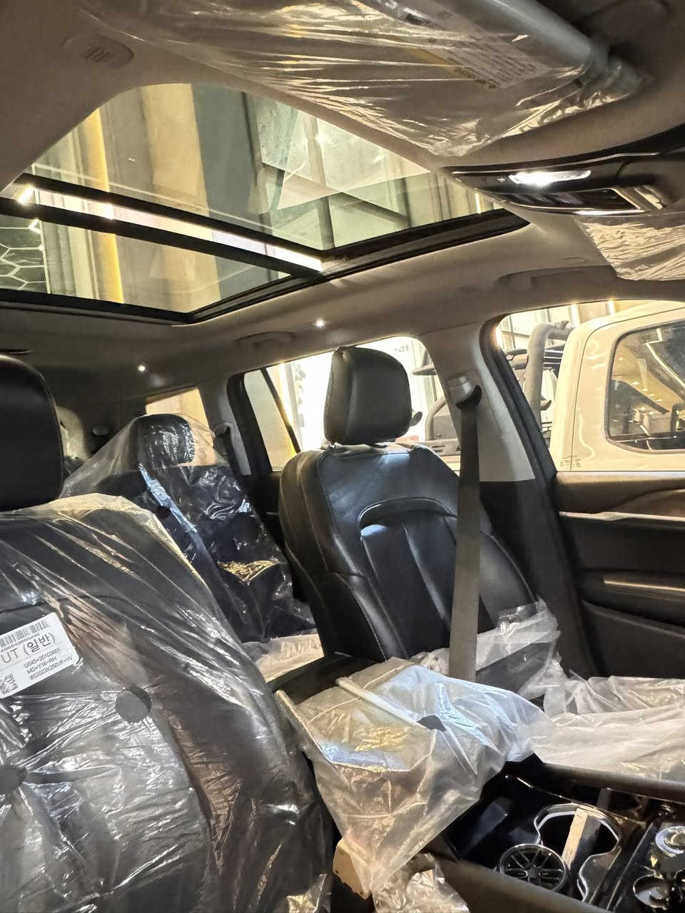 جيب كراند شيروكي لمتدد فول مواصفات
حادثها اربع اصابع طرف البنيد بدون فتح بدون دواخل ايرباك سستم ماشيه 37  سياره جديد جدا وسعر مال بيع 280
وتساب ***********
