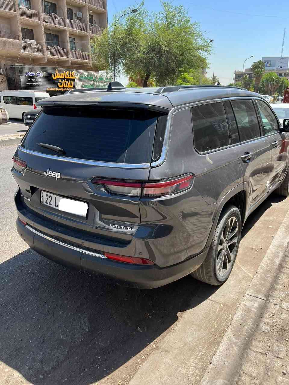 جيب كراند شيروكي موديل ٢٠٢٢
محرك ٦ سلندر 
لمتد فول مواصفات 
تشغيل عن بعد 
رادار
بانوراما 
كشنات vip لون بيجي مميز 
توقف ذاتي 
كامرات داخليه و خارجيه 
حساس بالمري 
خزن ميموري
تدفئه و تبريد كشنات 
ماشيه ٥٤ الف ميل 
رقم اربيل باسمي 
الحادث : جاملغ ايمن ومبدل بلاد بدون صبغ 
فقط ربع البنيد 
بدون دواخل ايرباكات سليمة 
السعر ٣١٠ 

عنوان بغداد 
***********
