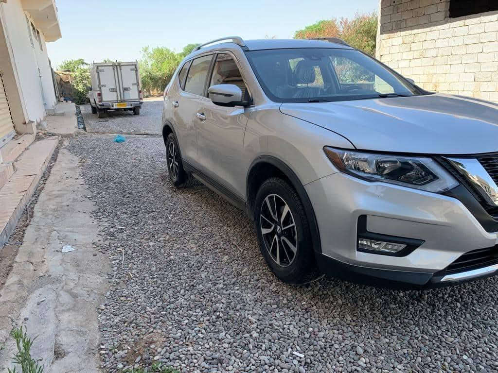 نیسان رۆگ 2019 SV چوار پستن گوشین کارەبایو هیتەرتە سێ پارچی پێشی بۆیاغە جێجێی بچوکی بۆیاغە 135💲مەعامەلە 📞*********** أربيل, العراق
