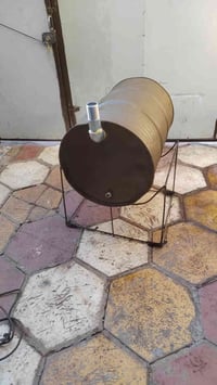 برميل نفط فارغ مع قاعده طرح السعر 40الف حي جميلة الاولى  07713314191