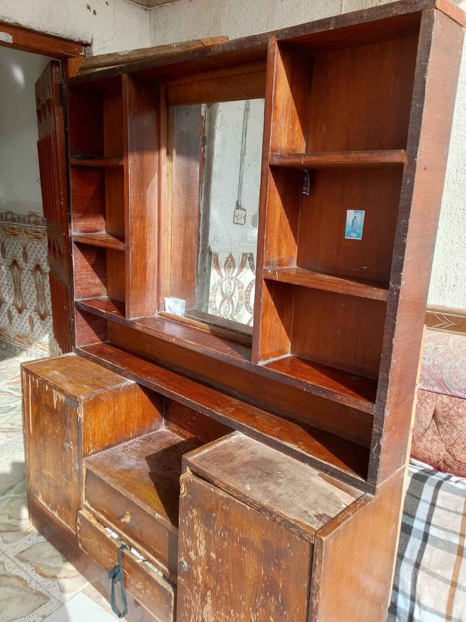 ميز غرفه للبيع سعر الواحد 50وبيها مجال المكان حي ضبيع الاستفسار
***********
