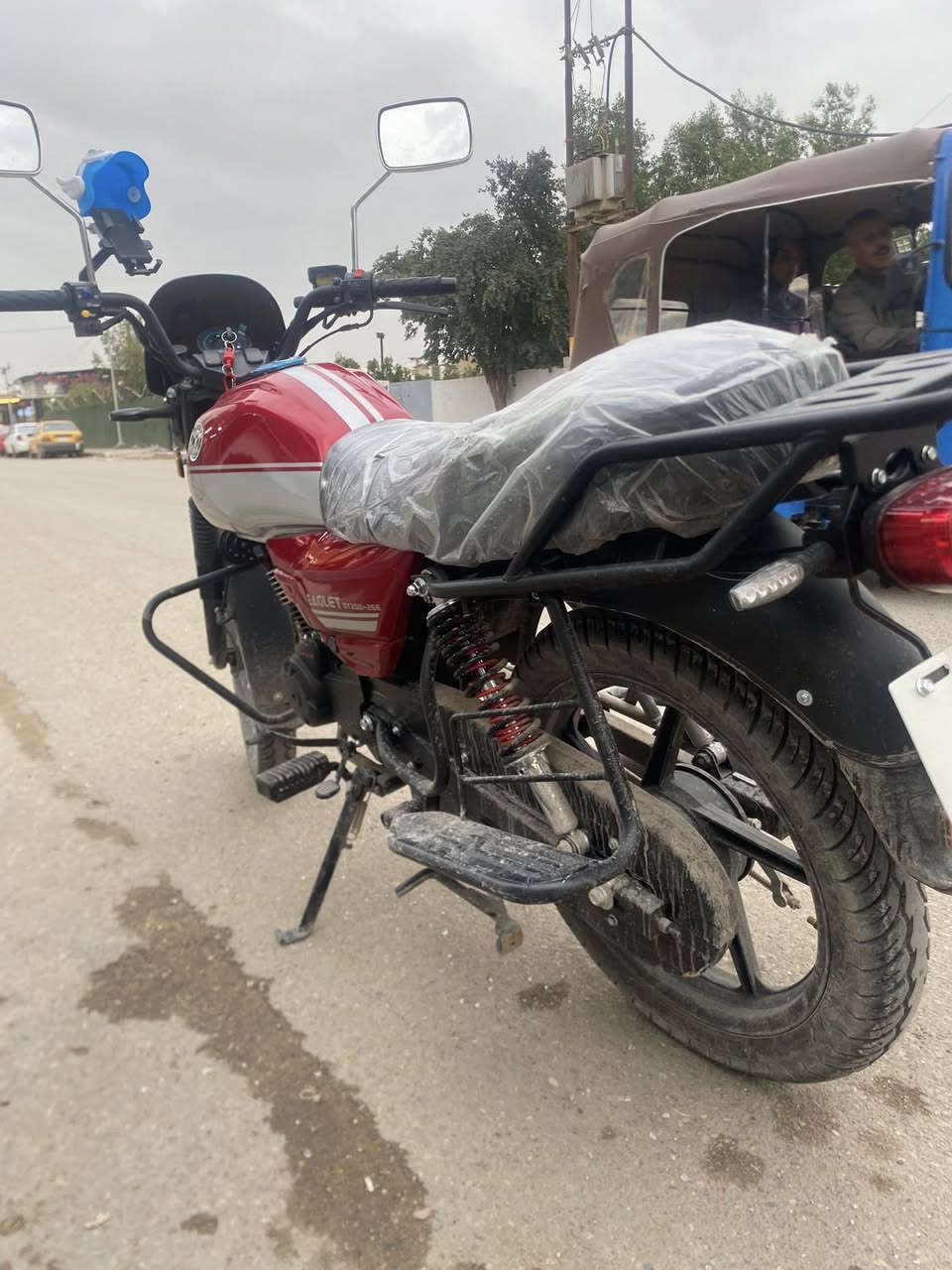 سلام عليكم دراجه دايوان موديل2025بعدهي زيرو ما ماشيه مكينه 200ccمكفوله الدراجه كفاله عامه اوارق موجوده كامله العنوان بغداد الدوره ابو دشير السعر(مليون و700 وبيها مجال) الاستفسار اتصل على الرقم (‭0771 312 1160‬)
