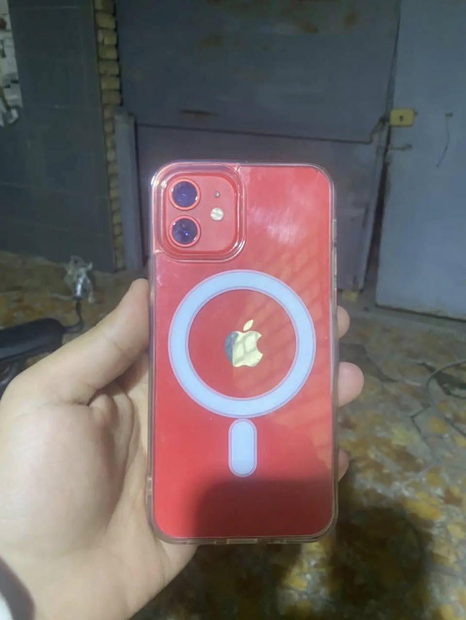 سلام عليكم
ايفون 12عادي 
مبدل شاشه وبي فطر مابين 
بطاريه 77
سعره 220 قفل 
رقم ***********
