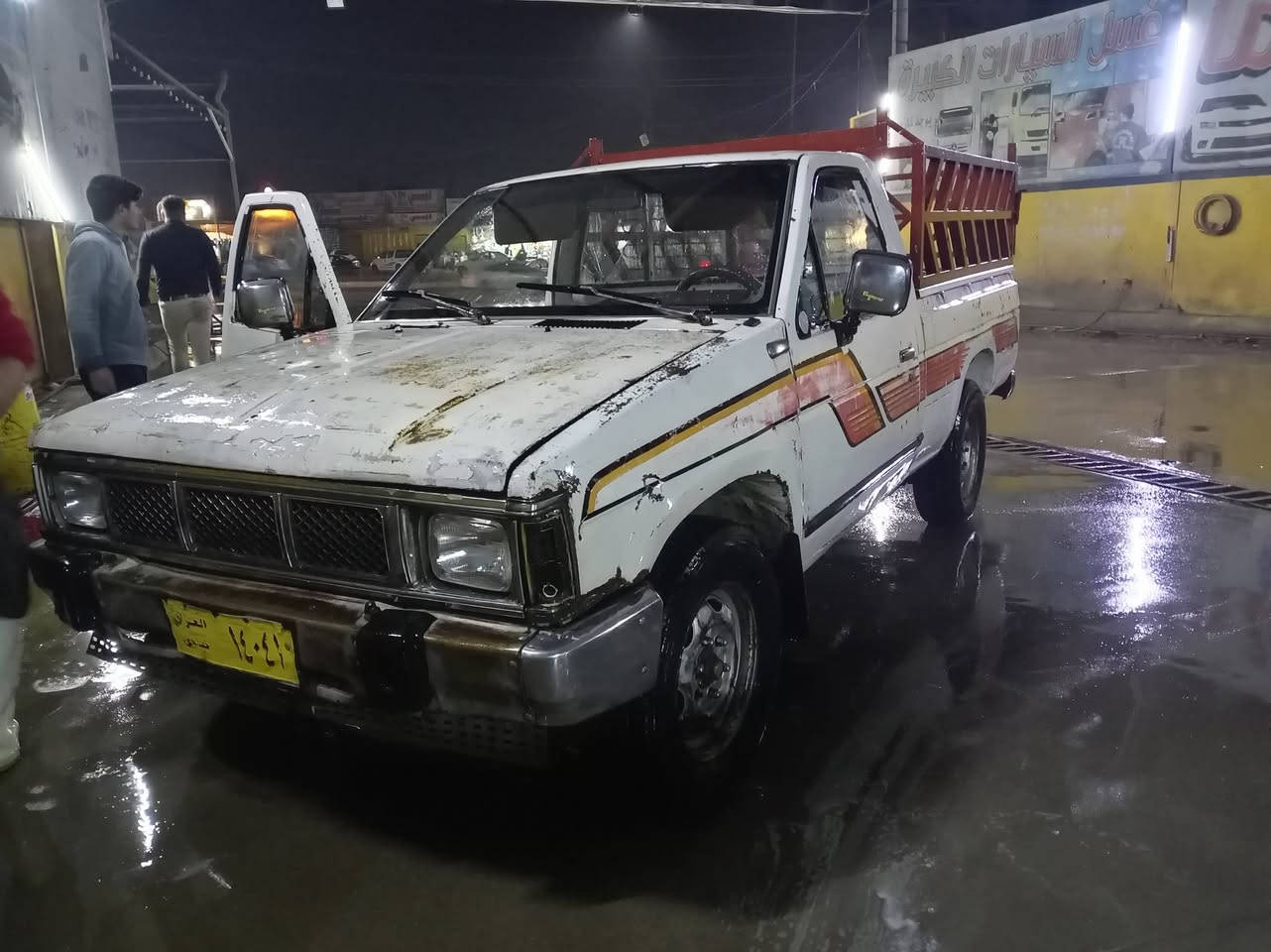 سلام عليكم بيكم نيسان للبيع مكينه و كير ما بيهم شي رقم اصفر عندي وكاله عامه وصاحبها موجود  وبيها كابون بانزين ورقي  مكان السياره موصل حي القوسيات سعر 14 ورقه وبيها مجال للطيبين هذا رقمي ***********....
***********
