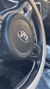 السلام عليكم للبيع او المر اوس حسب القناعه سياره اوبتما وارد أمريكي موديل 2018رقم بغداد مشروع وطني تحول مباشر  السياره حادث جاملغ  بنيد السياره خير من الله محرك كير حداديه تخم تاير تبريد كهربائية كله شغاله محرك 2000 GDI مواصفات السياره تحكم ستيرن اشاره بالمري حساس خلفي كامره دواره رادار جانبي تحديد مسار السعر ١٣٧ وبيه مجال قليل العنوان بغداد االاستفسار ***********
