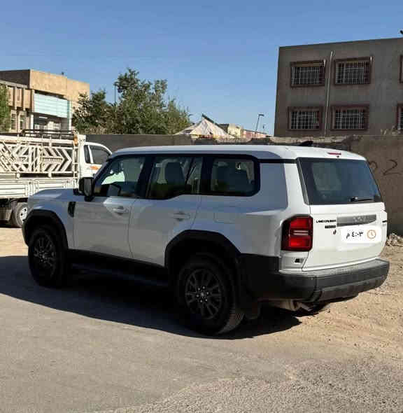 للبيع تويوتا برادو R0 زيرو، تم استلامها حديثًا من الشركة، والسيارة غير مستخدمة إطلاقًا 

المواصفات:
 • الموديل: 2025 برادو R0
 • الحالة: زيرو / استلام وكالة
ضمان اربع سنوات من الشركة  • 

للتواصل والاستفسار واتساب :
*********** بغداد
