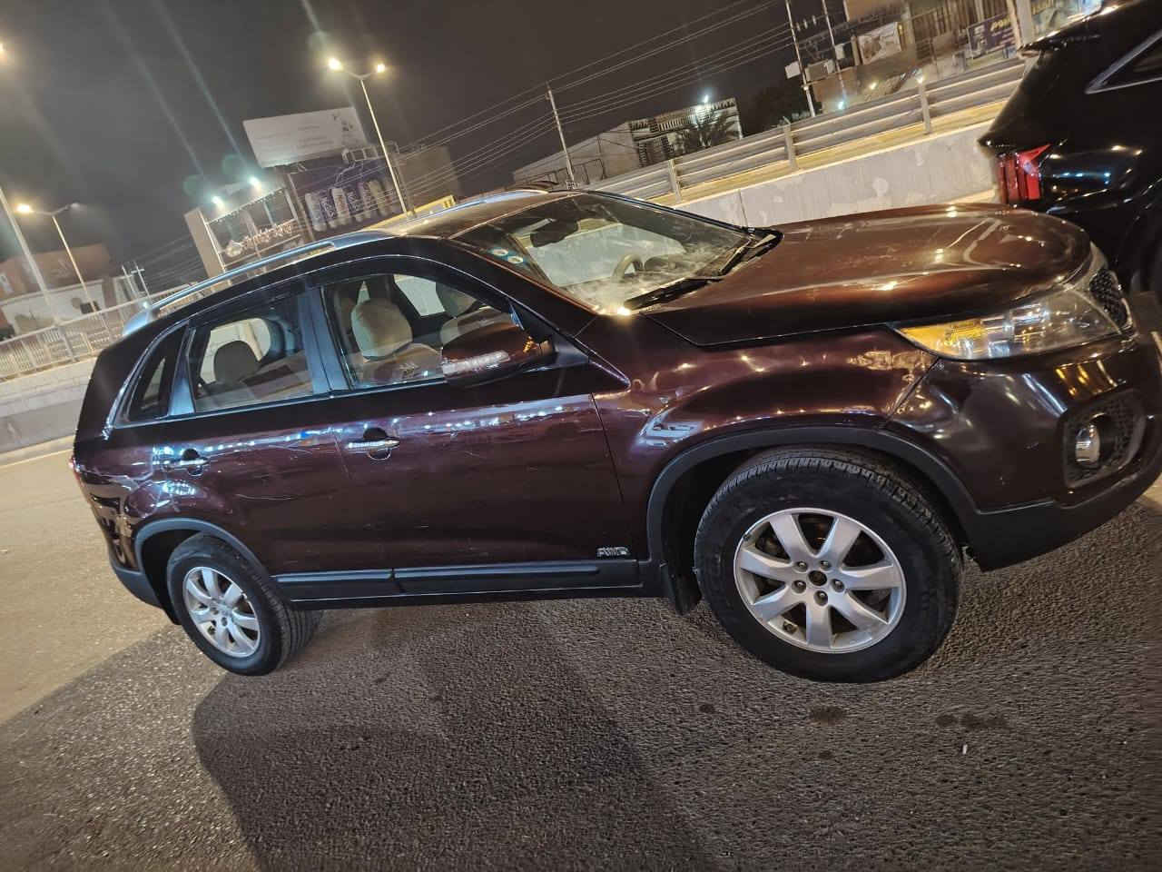 السلام عليكم
سورنتو 12. وارد أمريكي سياره بيه 3 قطع صبغ بدون دواخل 

سياره مكفوله. شواصي. لغد. محرك. كير. كلهن كفاله 

مواصفات. محرك 6 سلندر. 7 راكب. اشاير بل مري. تحكم استيرن. كامره خلفيه +حساسات خلفيه.نظام AWD. سياره فول مواصفات عدا بنوراما.

رقم انبار دولي بسمي تحويل ثاني يوم

            مكان سياره الأنبار الفلوجه الاستفسار عن الرقم

               ***********
