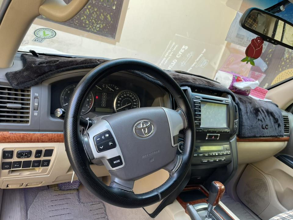 سيارة لاندكروزر بريم مكفولة كفالة عامة محرك 6vموديل ٢٠١٢ رقم سليمانية باسمي ثاني يوم التحويل السعر 360وبيها  مجال قليل 
المكان ديالى بعقوبه الاتصال على الرقم ***********
