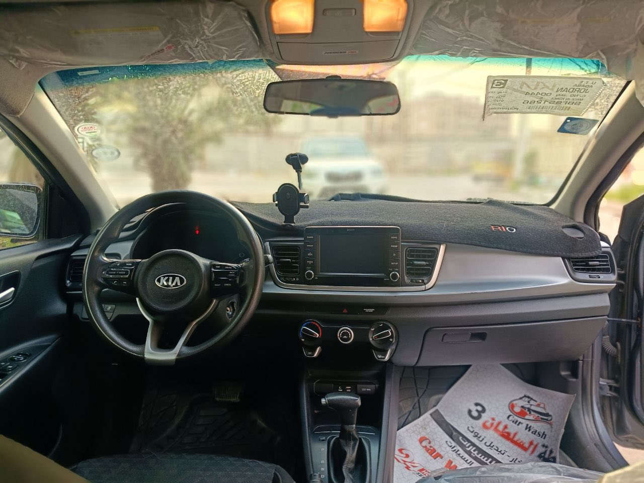 السلام عليكم 
ريو موديل ٢٠٢٠ فئة s السيارة جاهزة مكينة ١٦٠٠ دوش دبل نوزل ٣ أنظمة قيادة اوتماتيك وعادي وسبورت ٨ نمر تحكم استيرن جهتين ماشية ٧٨ الف ميل مبدل بيها جاملغ وبنيد حادثها بامريكا الصورة بالمنشور مال حادثها رقم بغداد الدولي الجديد بأسمنا السعر ٩٨ بي مجال للاستفسار *********** ( اني مكلف بالنشر اتصلو ع رقم للاستفسار)
