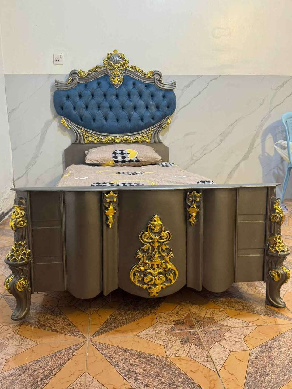 سرير زان مصري جديد غير مستخدم بلتغليف طلاء حرار موجود الوان شغل ثقيل توصاه للحجز اتصل *********** بغداد, العراق
