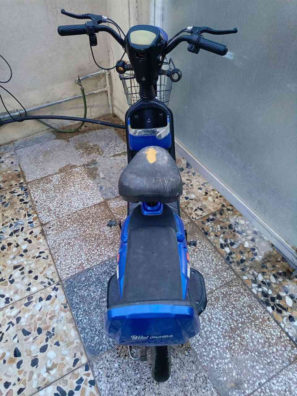 السلام عليكم دراجة شحن حجم صغير للبيع متروكة كلها شغالة بس بيها عطل متمشي احتمال ملف ؟ ابيع على حطته تكدر اتصلحه وتبيعه؟
قيم بل يرضي الله وبالعافية مكاني بغداد قرب بوابة الكاظمية


**إذا كنت صاحب هذا الإعلان وتريد حذفه لأي سبب، رجاءا أرسل رسالة إلى الدعم الفني**