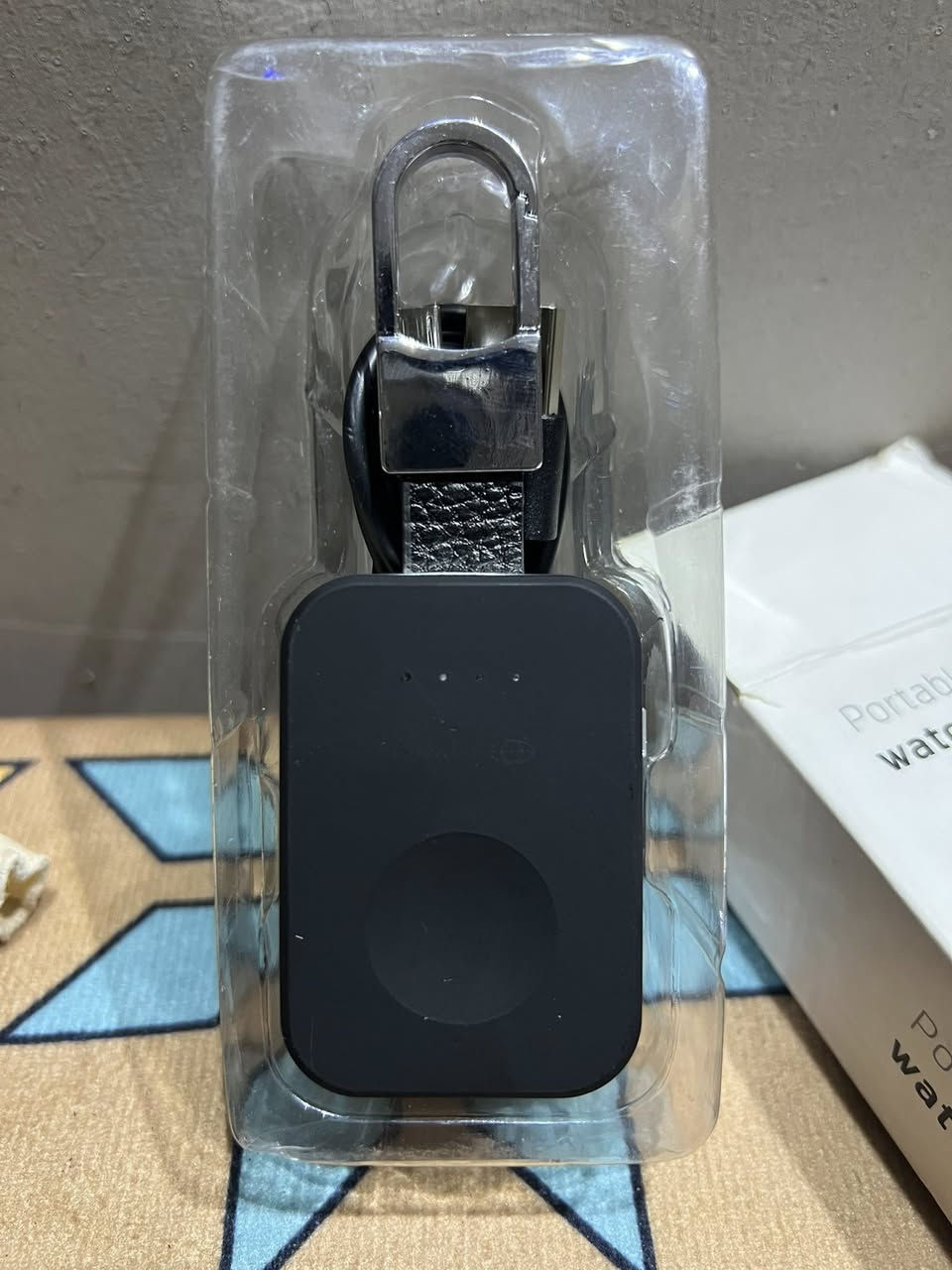 سلام عليكم شاحن ساعه ابل (بور بنك)تواصل ***********
