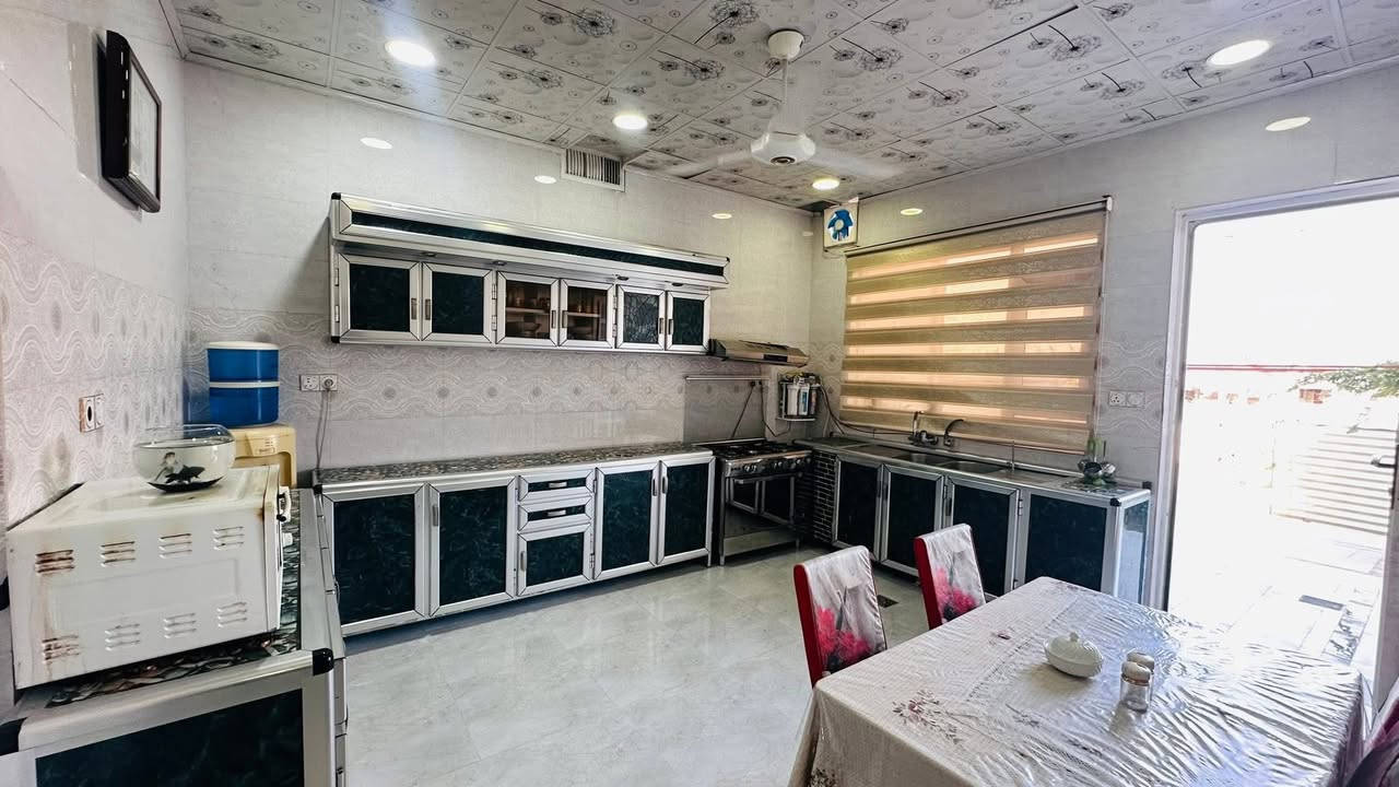 #عروض_مكتب_دعاء_الخير_للعقارات 🏡

للبيع بيت 

بحي الحدباء قرب القنصلية التركية

بستان ملك صرف 

مساحة 300  متر 

طابقين 7  غرف نوم غرفة سويت  

هول وستقبال  

مطبخ ومخزن 

صحيات بطابقين 

// للأستفسار  

الاتصال 📞

***********

***********

***********

***********
