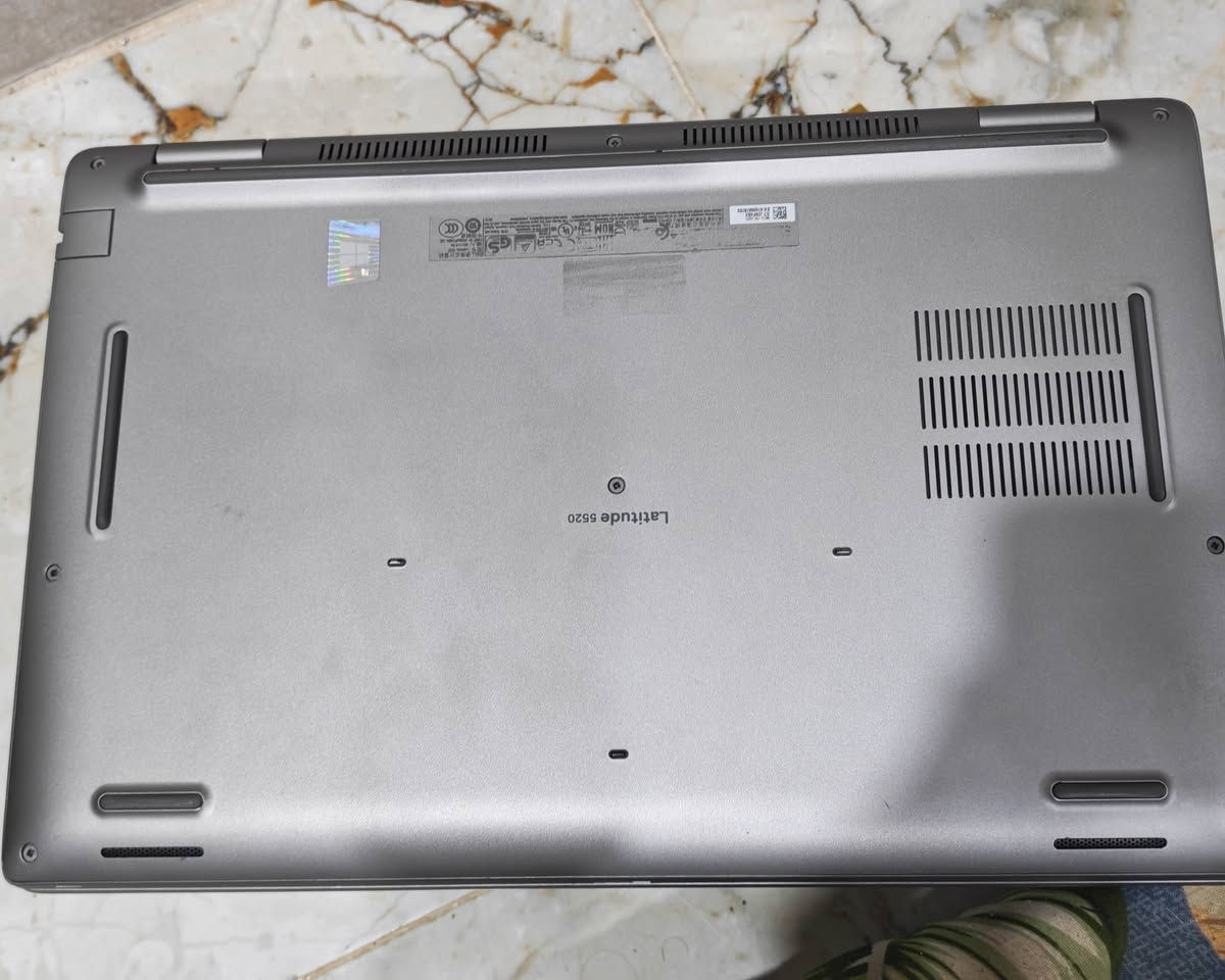💻 للبيع: لاب توب Dell Latitude 5520 (بحالة ممتازة) ✨
​جهاز راقٍ ونظيف جداً، يتميز بأداء سريع وتصميم نحيف، ومناسب جداً للدراسة والعمل والبرامج الهندسية.
​🔹 المواصفات:
​المعالج: Intel Core i7 (الجيل الحادي عشر) قوية وسريع جداً.
​الرام: 8 جيجابايت.
​الهارد: SSD 512 m. 2جيجابايت (سريع جداً في الإقلاع والتشغيل).
​الشاشة: تدعم اللمس (Touch Screen).
​الملحقات: الشاحن الأصلي السريع (Type-C).
​الجهاز نظيف تماماً وبحالة الوكالة كما موضح بالصور.
​💰 السعر: 720الف
📍 المكان: كربلاء وعندي توصيل لكل المحافظات 
📞 للتواصل: [*********** ] أو مراسلة الخاص
