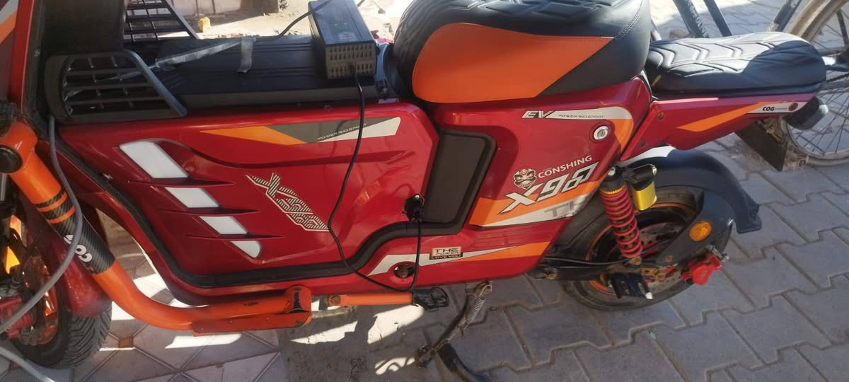 السلام عليكم
دراجه شحن X900 للبيع  نظيفة استعمال شخصي

5 بطاريات

سعة الملف 2000

السرعة 112

ابريك دسك امامي خلفي + نظام اي بي اس 

بصمه وتشغيل عن بعد 

نضام حماية سرقه 

سرعه 4 وضعيات

نضام( R) 

نظام (P) 

جهاز انذار قفل سكيورتي

السعر 450 وبيهه مجال

رقمي ***********
 
مكان بصره كرمة علي
