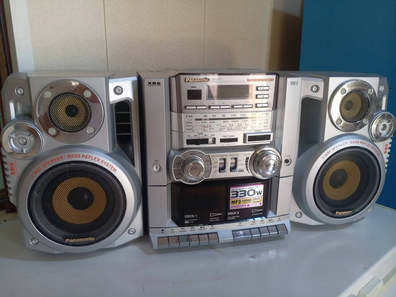 راديو ومسجل وسيدي MP3 صوت وكذلك يعرض على التلفزيون ماركة بانوسونيك العالمية
الجهاز نظيف جداً جداً وعلى بلاده بدون أي نقص أو خلل أو تصليح نهائياً

الراديو أربع موجات
FM.. MW.. SW1.. SW2

المسجل شغال مع التقديم والترجيع

السيدي شغال وكذلك يعرض على التلفزيون

صوت عالي جداً مع خاصية التضخيم والتنغيم

السعر 85 ألف
يوجد توصيل


**إذا كنت صاحب هذا الإعلان وتريد حذفه لأي سبب، رجاءا أرسل رسالة إلى الدعم الفني**