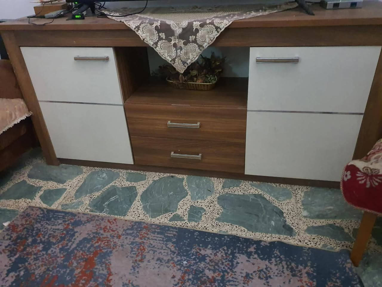 غراض للبيع غرفه نوم وتخمين قنفات  ومرجوحه  وكعدات خارجبه وغرفه طعام


**إذا كنت صاحب هذا الإعلان وتريد حذفه لأي سبب، رجاءا أرسل رسالة إلى الدعم الفني**