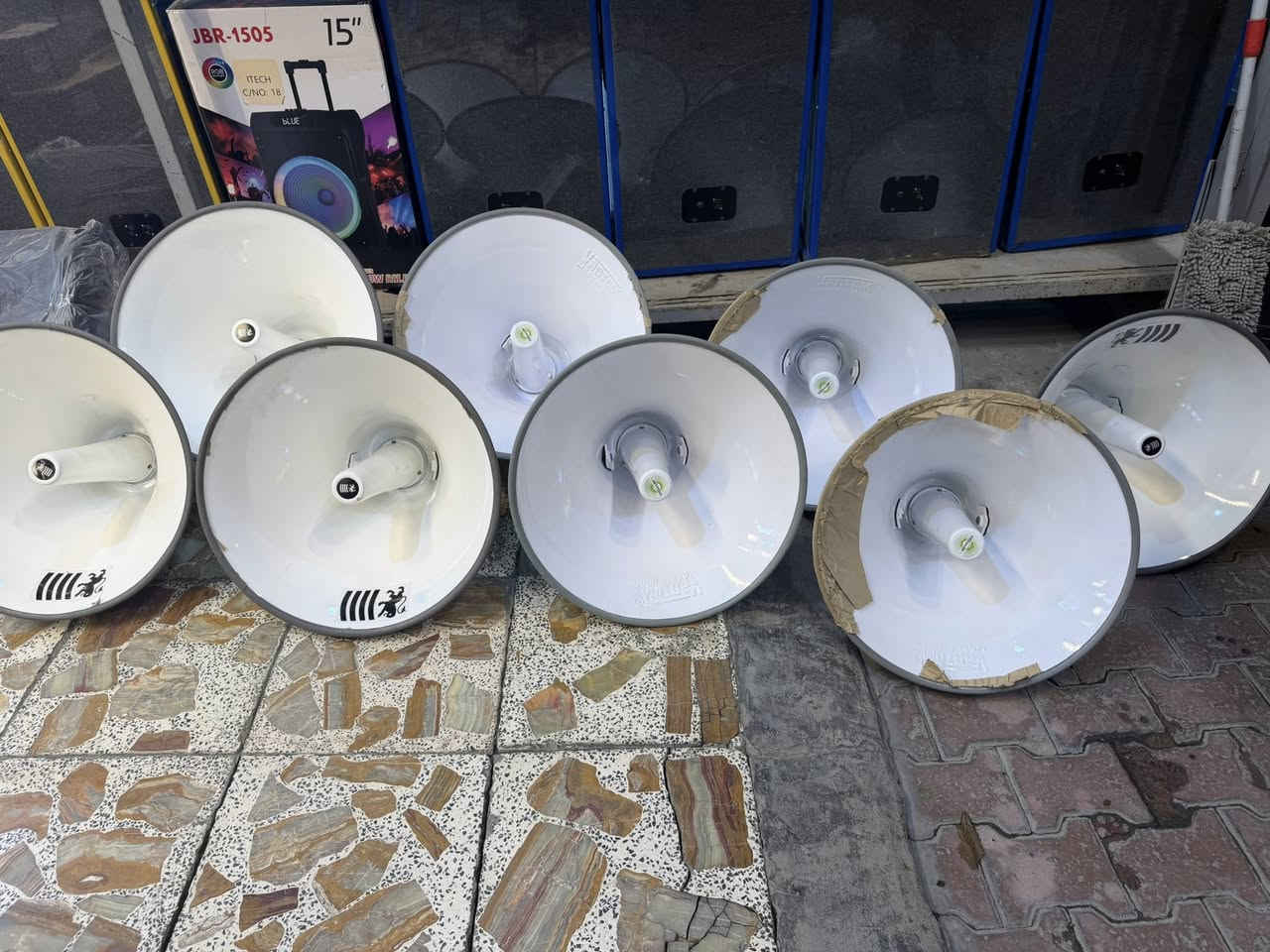 الهم صل على محمد وال محمد 🤲
تم تجهيز الاخوه من معرض ابو شيبه. البياتي للصوتيات 

🔊🔊🔊🔊🔊🔊🔊🔊🔊🔊

يوجد. مفرد بسعر الجمله حصرا

🏢🏢🏢🏢🏢🏢🏢🏢🏢🏢

العنوان مدينه الصدر قطاع 56

مقابل ساحة الصدرين 

🚚🚚🚚🚚🚚🚚🚚🚚🚚🚚

يوجد توصيل الى جميع المحافضات 

☎️***********

☎️***********

☎️***********

☎️***********
