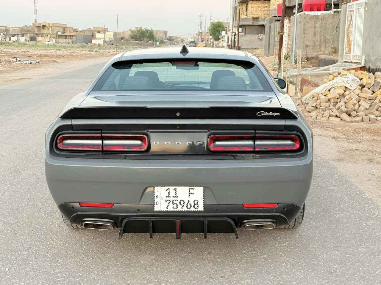 السلام عليكم  جالنجر 2019  اصل امريكيه الون اسمنتي بيها جاملغ وبنيد تبديل وبابين وللجاملغ الثاني صبغ  يعني ٥ قطع بيها مكينه ٦ سلندر 3600 تو ويل  كير مكينه تشلع الكاع شرط نشطه سياره جاهزه وما تصرف عليها الف حداده امامي خلفي جديد تخم تاير جديد تخم ويل همات جديد  تبريد منضومه كامله كلها جديده الايت زنون  بيها سستم صوت كلش حلو   رقمها بغداد انكليزي بسمي   رقمي. *********** مكاني حله وسعرها امناسب كلش
