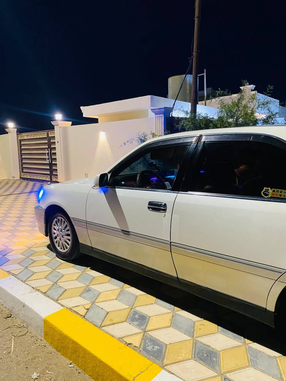 للبيع
كراون ملكه موديل 2002 #ادوات_كص

بدون لوحات

كير محرك شرط محرك Vvt.i 2500

تبريد ثلج قطعتين

تايرات نص عمر 

مسجل شاشة 

ثلاجة شغالة

ترتيب شبابي فول

اترايك 180 

مكان السيارة بيجي ( المزرعة )

السعر 38 وبيها مجال

بدون امراوس فقط بيع

هـ ***********
