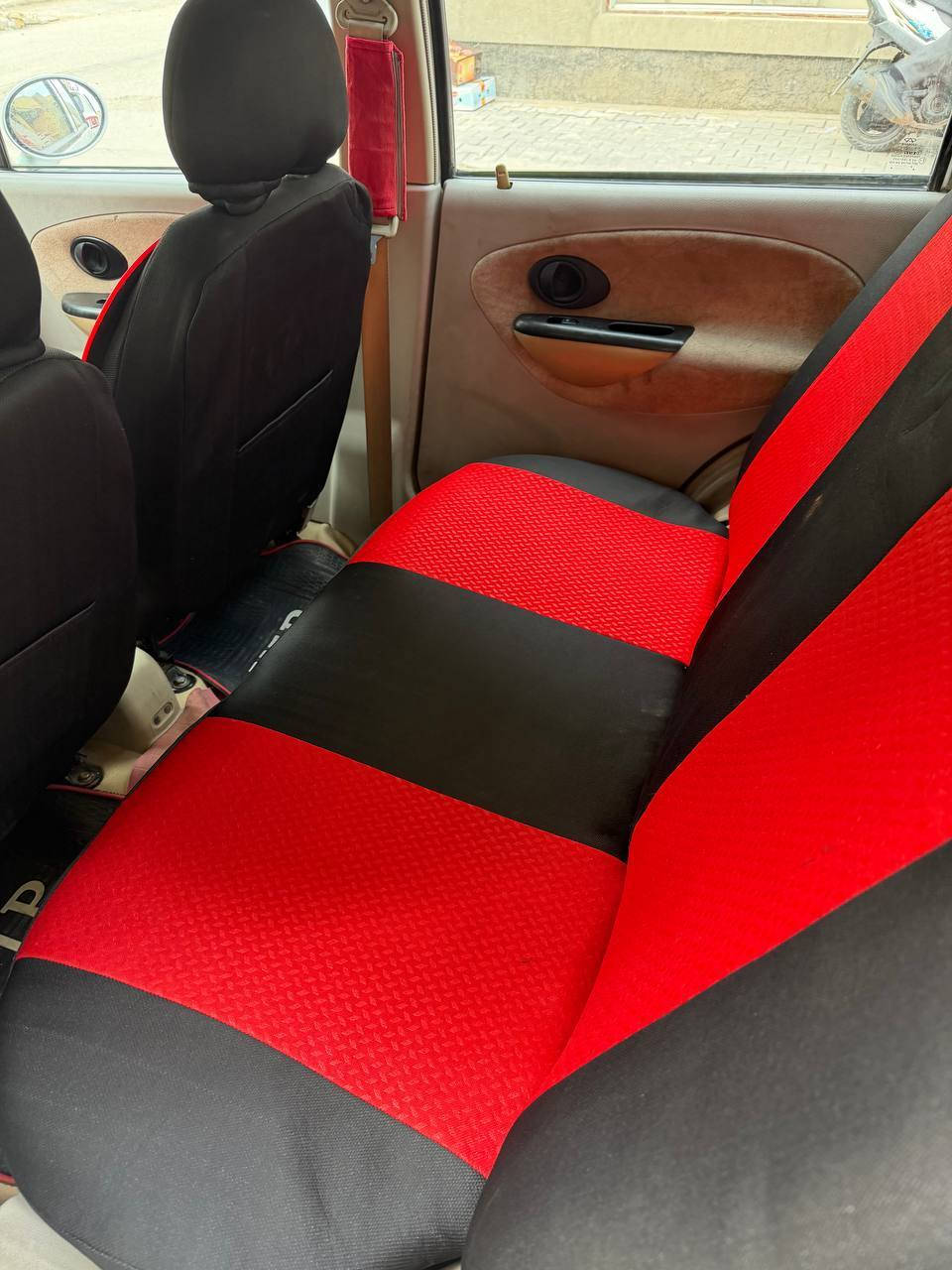 2013
رقم بغداد

السعر 28
***********
المكان / الخاجية
