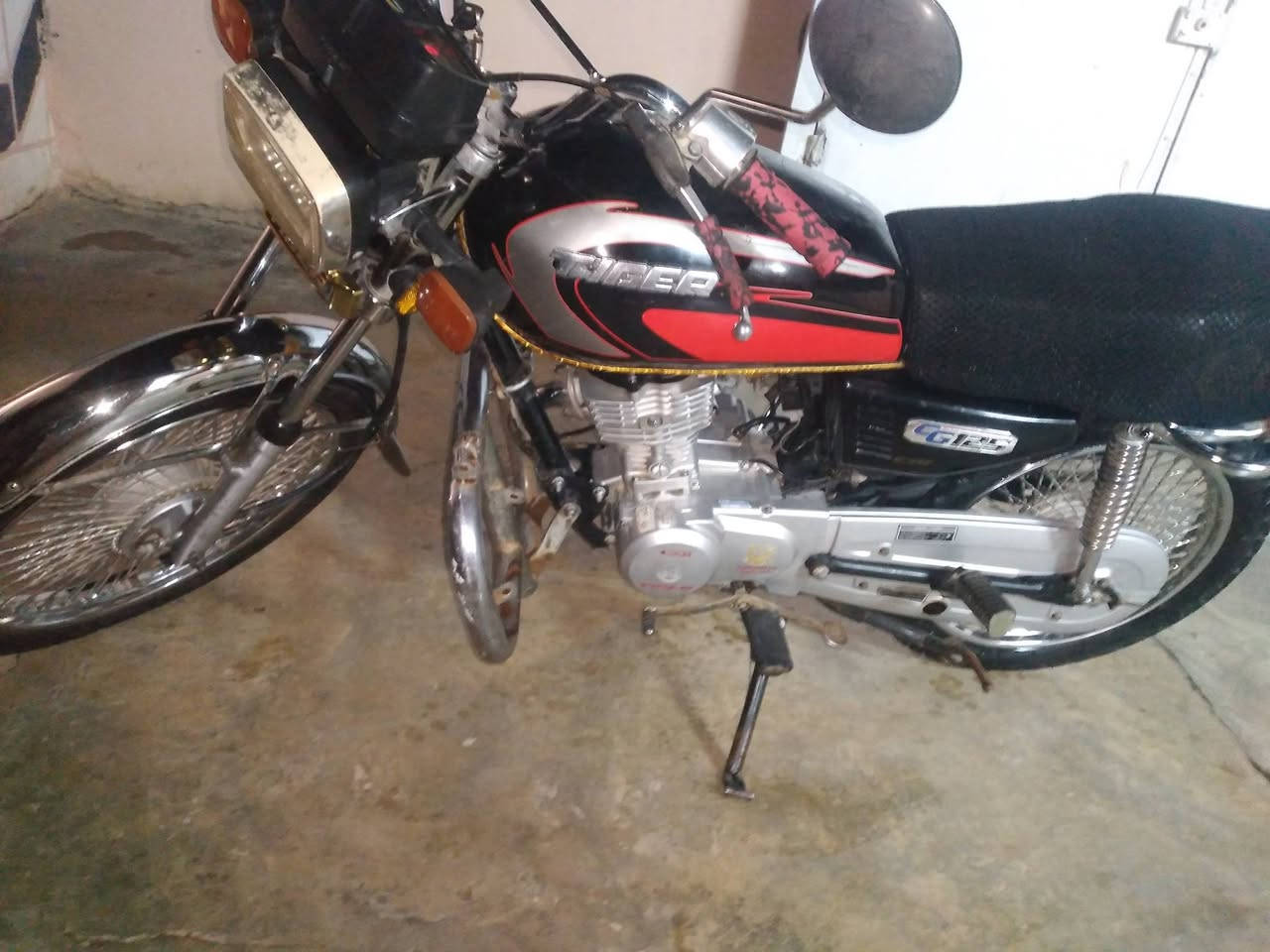 سلام عليكم موطور البيع نضيف منفيس موجو موديل 2020 السعر 450 وبي مجال رقم  ***********3
