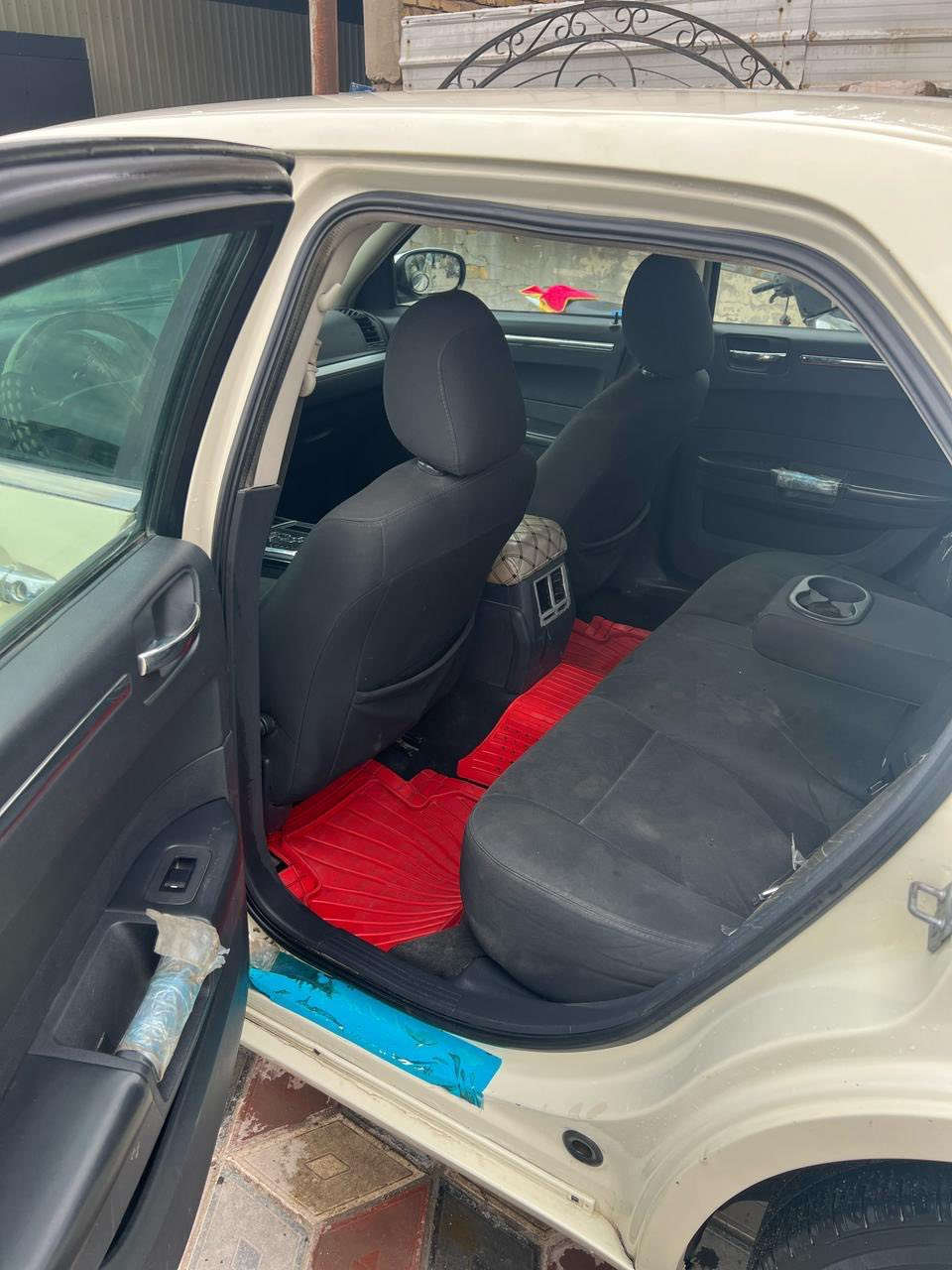 سلام عليكم
أوباما للبيع 
موديل 2009
لون بيجي 
ضرر كفاله من تبديل وصبغ ولمعجون
مكينه كير  اكسن حداديه حلوات 
6سلندر مكينه 2700
رقم دهوك باسمي تريد مداور او وكاله
سعر —-95— 
عنوان ناصريه مركز مدينه
رقم صاحب سياره 
***********
