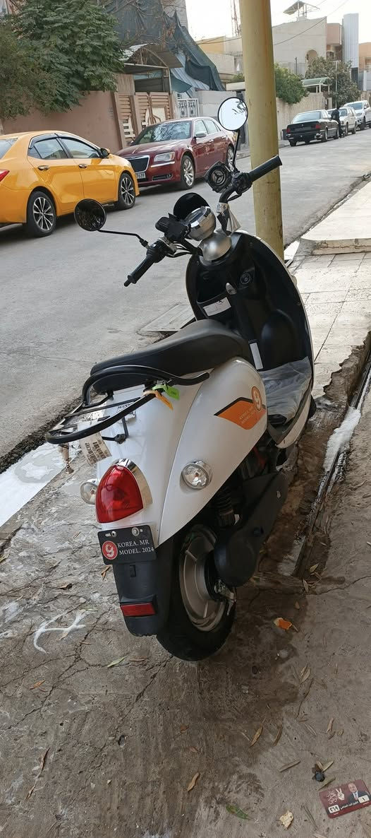 السلام عليكم عندي هذا المطور البيع نوع المطور عبد الحليم بوليسي اسبيكر اصلي شركه سرعة ٩٩ مطور جديد ما تصرف عليه ربع 
 العنوان موصل حي السماح السعر ٤٥٠وبي مجال بسيط التوصل على خاص ام على الرقم ***********
