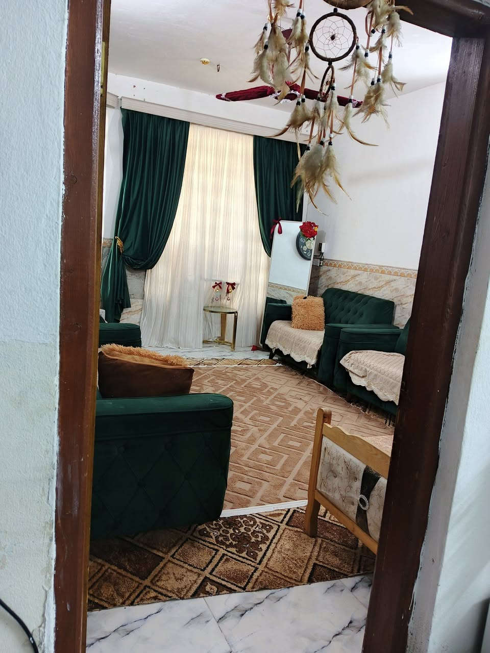 يوجد بيت في منطقة سيف سعد الغالبيه للبيع قرب المدارس مساحه البيت 175 متر البيت يحتوي على استقبال غرفه وصاله ومطبخ ؤصحيات داخل وخارج قاطين قاط الثاني بعد مامسقف البيت من داخل كلش نضيف السعر 65 ؤبيه مجال ***********
