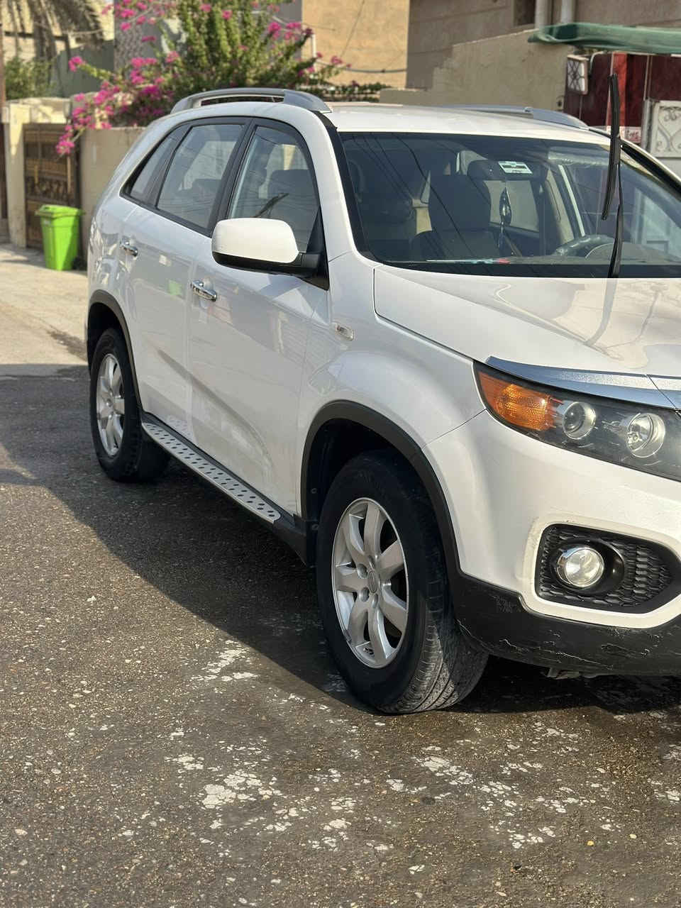 السلام عليكم
سورينتو 2011خليجي  رقم سليمانية مكفولة محرك وگير بيها فقط معجون بالباب الي بصف السايق 
كشرها وداخلها نضيف 
تبريد و تدفئة خير من الله 
صدرها تعبان والدبلات يعني تاخذ السيارة ماتحتاج بس تبدل دبلات للمصداقية….
كهربائيات كلها شغالة 
السعـر 140 وبيهـا مَجال.

***********
ورقم الثاني 
***********
