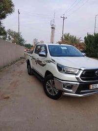 هايلوكس فور ويل سعودي موديل 2022 بانزين فول مواصفات ماشية 61 الف وقابل...