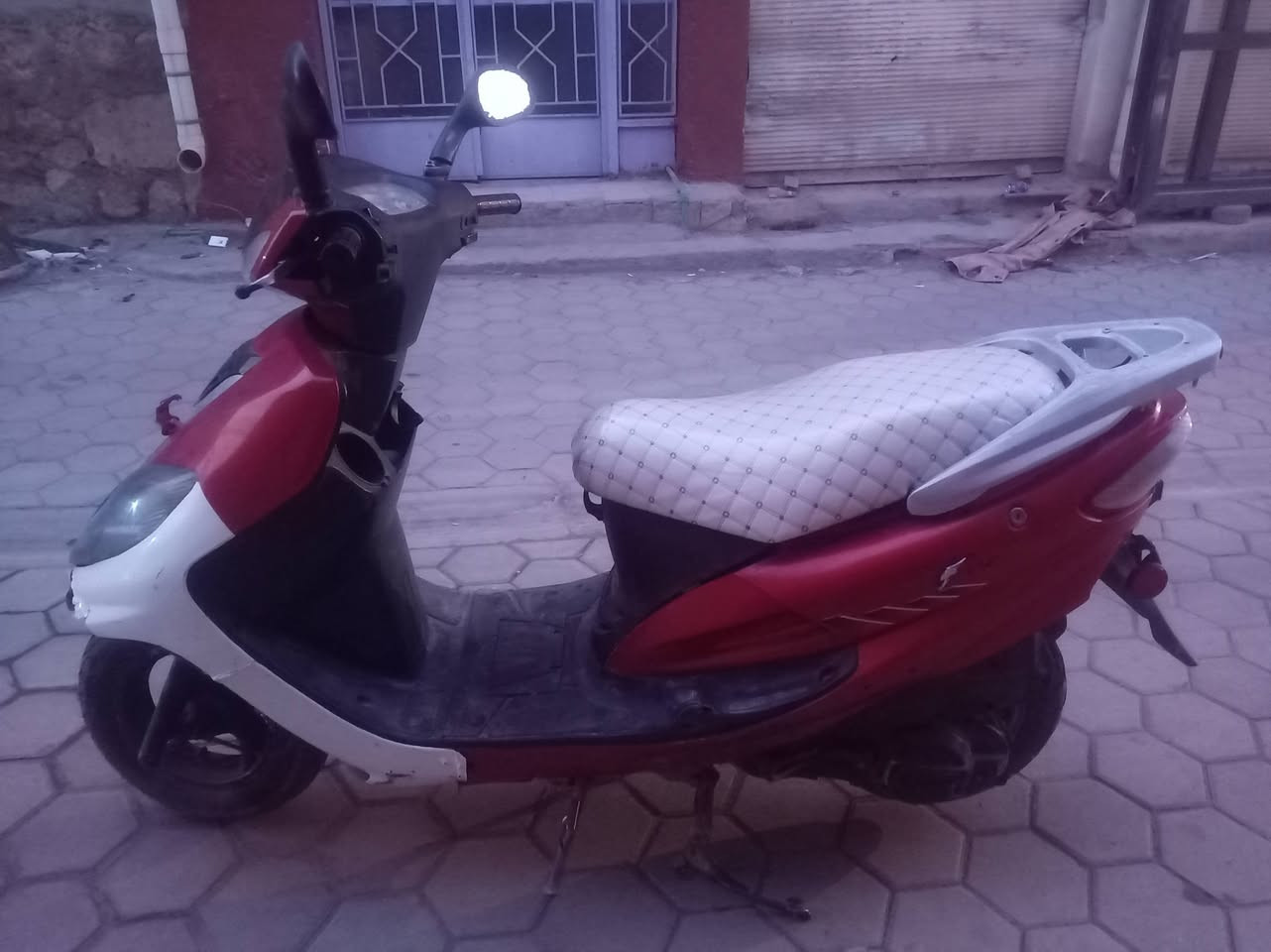 السلام عليكم موطور رص نوع سايم ابو عيون مكمرك و كامل و القرص مدفوع بس ترقم السعر 500 العنوان ألرمادي ***********
