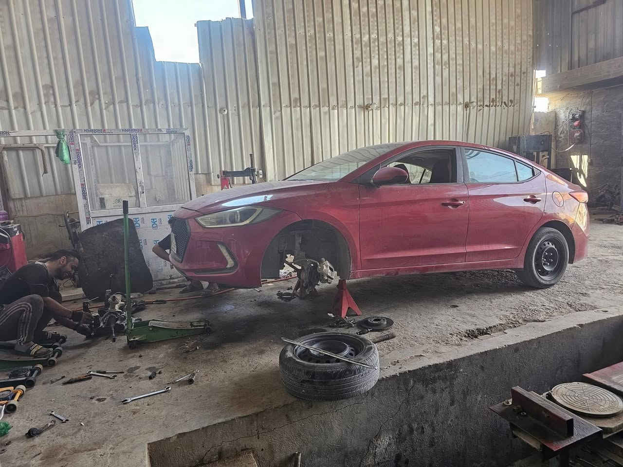 #ميزانيه_وبلنص_كاظم_الحداد *********** ***********  
أعمالنا اليوميه لزبائننا العرض 175 الف مستمر حبايب
 سونالكم عرض صدرب 175يشمل جميع السيارات الكوريه
(النترا فورتي اكسنت سوناتا اوبتما سورنتوا سنتافيا توسان ريو)
العرض هو [تبديل تخم بوش وطوب وشموع ورواط ولاستيك وتجفيت المشط مع الميزانيه والبريس والأدوات كامل 175 الف
العنوان حله شارع ٨٠ مقابل استدارة حي العسكري بادارة #كاظم_الحداد *********** ***********  (وخابر واحجز بسرعه
