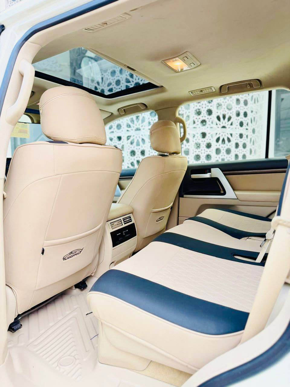 ‏‎
سلام عليكم رمضان كريم 🌘 
 للبيع اومراوس حسب القناعه 🌹
لاندكروز  2021    VXR 🚀  5.700 
ماشيه 71 الف فقط
الي يدور جديد وقطعة نادر من نوعها 
ملاحظه( السيارة كفالة عامة من جميع النواحي بدون اي ملاحضه نظيفة بمعني الكلمة
 وشرط الفحص 
گير و محرك بشرط كفاله 
________👇🏻المـواصـفـات 👇🏻___________ 
حساسات امامي خلفي 
كامرات 360 امامي وخلفي وجانبيات 4 كامرات 
مري شفط ونظام ترحيب 
تبريد ب الكشنات
باب خلفية كهرباء 
لايتات دبل عدسة + LED
جميع الكشنات كهرباء 🗼
زنون بلادي 🗽
فتحة    🧐  
نظام اقتصادي بانزين ECONOMY 
جلد كامل داخل بيجي 
بلوتوث وتليفون ونضام الملاحة ☎️
ونظام تثبيت السرعة التكيفي المزود، ونظام صوت Mark Levinson مع سماعة.
ومقاعد قابلة للتدفئة والتهوية
شاشات عدد 3
نظام مانع الانزلاق
نظام نزول المنحدرات 
اشارة في المرايا الجانبية
مخرج منفذ الطاقة ⚡
‏  Bluetooth / USB
شاحن هاتف Wairlees
وبعد بيهة هواية مواصفات 
جديدة جدا  واستعمال نظيف جداً 
بالعافية ع تكون من نصيبة يستاهلها   
رقم سليمانيه بأسمي شخصياً
هزه وفحص وبراد جديده 
#مفخره_الأرض 🔥

🟩 السعر المطلوب 578 💵 🔐     
                  
لاستفسار الاتصال ع الارقام التالية 📲📲

 ( *********** / ‭/0781 578 1463‬ )

تحياتي لجميع 🌹 🌸 🙏🏻 حلة, بابل
