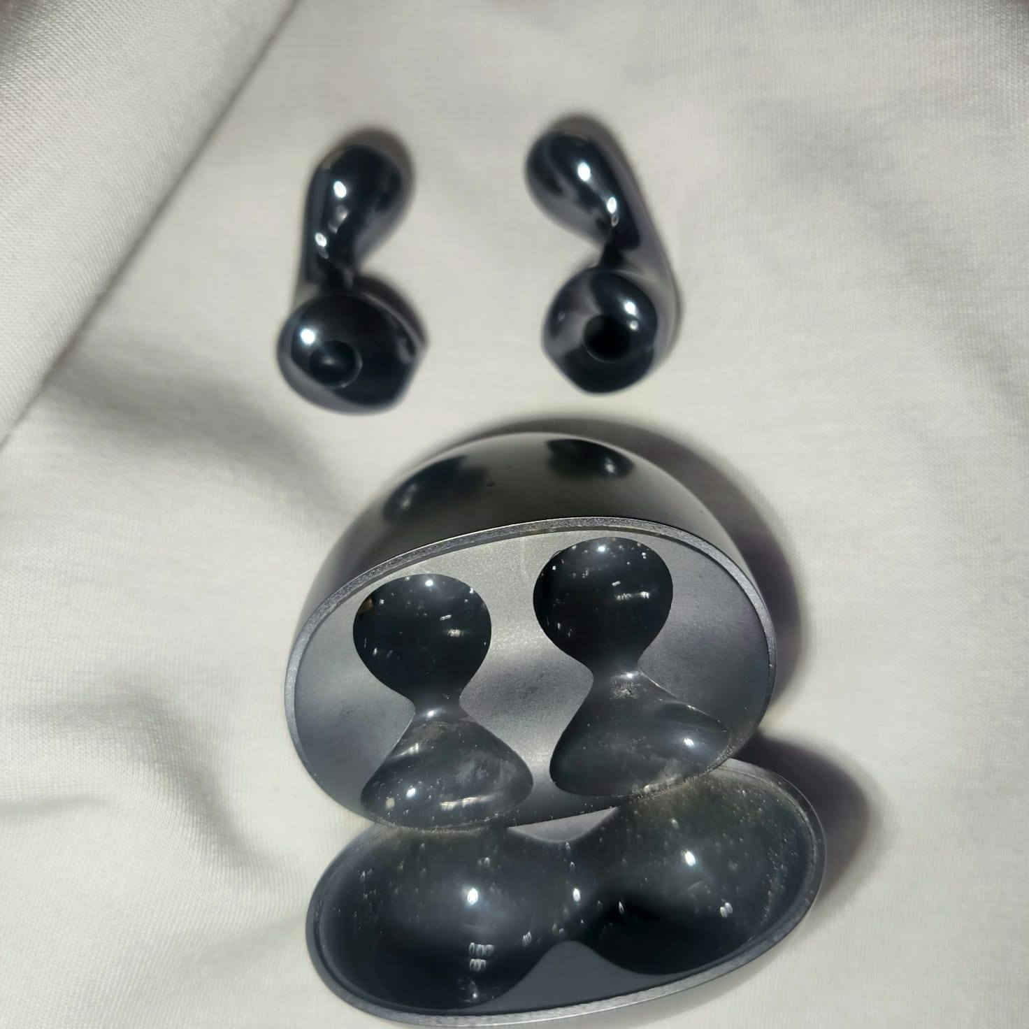 سماعات هواوي 6 HUAWEI Freeds
مستخدمة كلش قليل 
سعر 100 قفل
***********
