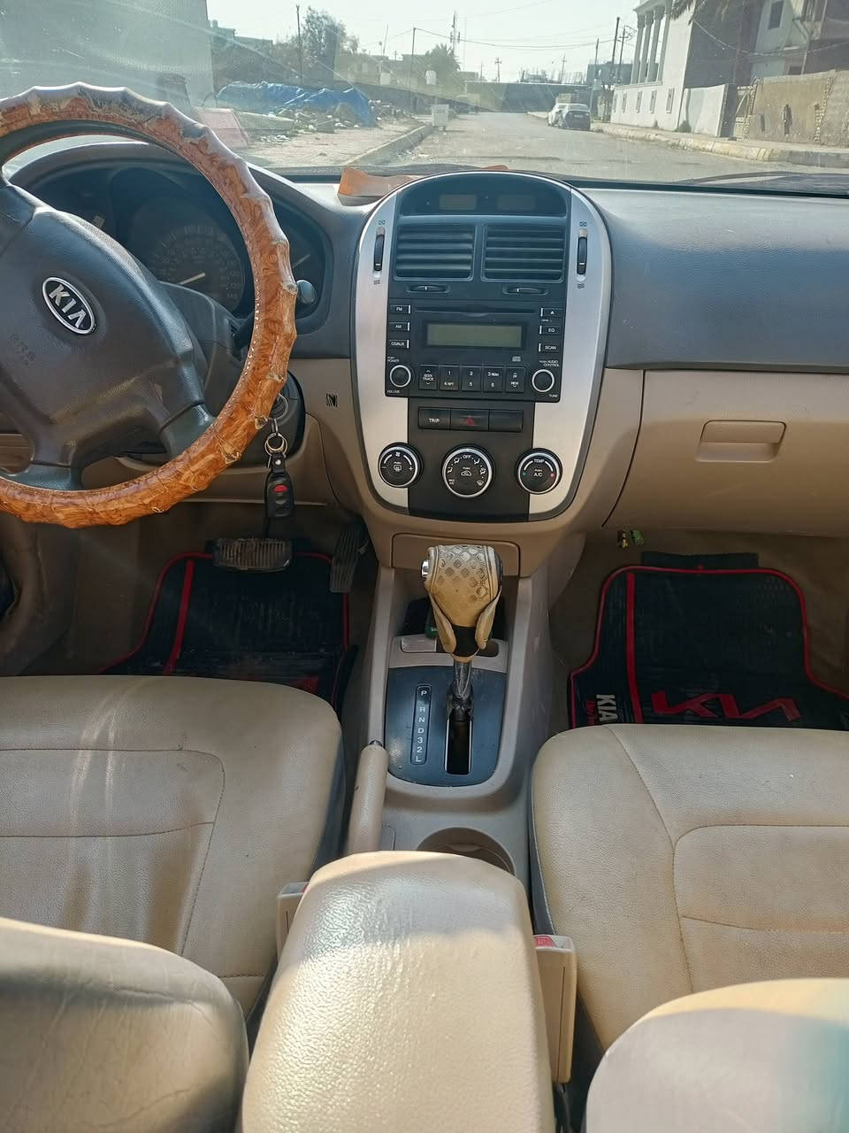 السلام عليكم للبيع اسبكترا مديل 8رقم بغداد سنويه لغاية 27 بسمنا سياره ابلاديه ليبل واحد بيها طخا بجاملوغ الخلفي اهلا الجاملوغ وبيها جراد مكانات كماله من كلشي سياره مال بيت السعر 75 وبيها مجال قليل بيع مستعجل مكانها بعقوبه شفته ***********
