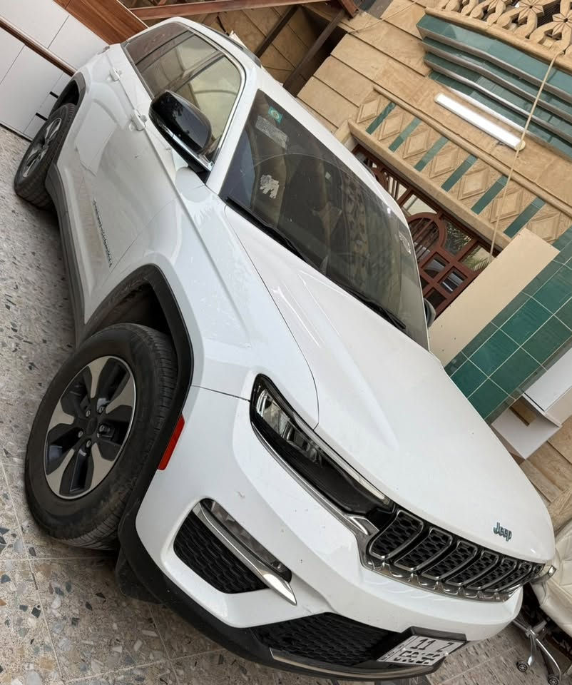 ‎جيب كراند شيروكي
4XE 2024 وارد امريكي
‏2.0L Turbo

‏‎حجم المكينه : 2000  تيربو + هايبرد + بلك ان 
‎المسافة المقطوعة : 40 الف ميل
🔴كير و محرك كفالة 
🔴 بدون  ايرباك 
🔴 بدون حادث طخطتين خفيفات 
بالبنيد و بالباب خلف السائق و معدلات و مصبوغات على كدهن و السونار موجود 

1. رقم بغداد تحويل مباشر 
2. بصمة تشغيل و ابواب 
3. بانوراما طكتين 
4. شاشة كبيرة 
5. تشغيل عن بعد و نظام ترحيب عند الاقتراب 
6. كشنات جلد 
7. كشنات كهرباء و تدفئة بالكشنات و الستيرن
8. كرسي السايق وضعيات و ميموري 
9. الصندوق كهرباء 
10. رادار 
11. خمس وضعيات قيادة 
12. كير ماوس 
13. لايتات لد و بك لايد لد 
14. و بعد مواصفات الجيب اللمتدد

السعر : 305 $  ( ٣ شدات و ٥ ورقات  ) 
‎تفاصيل اكثر هذا رقمي ***********
