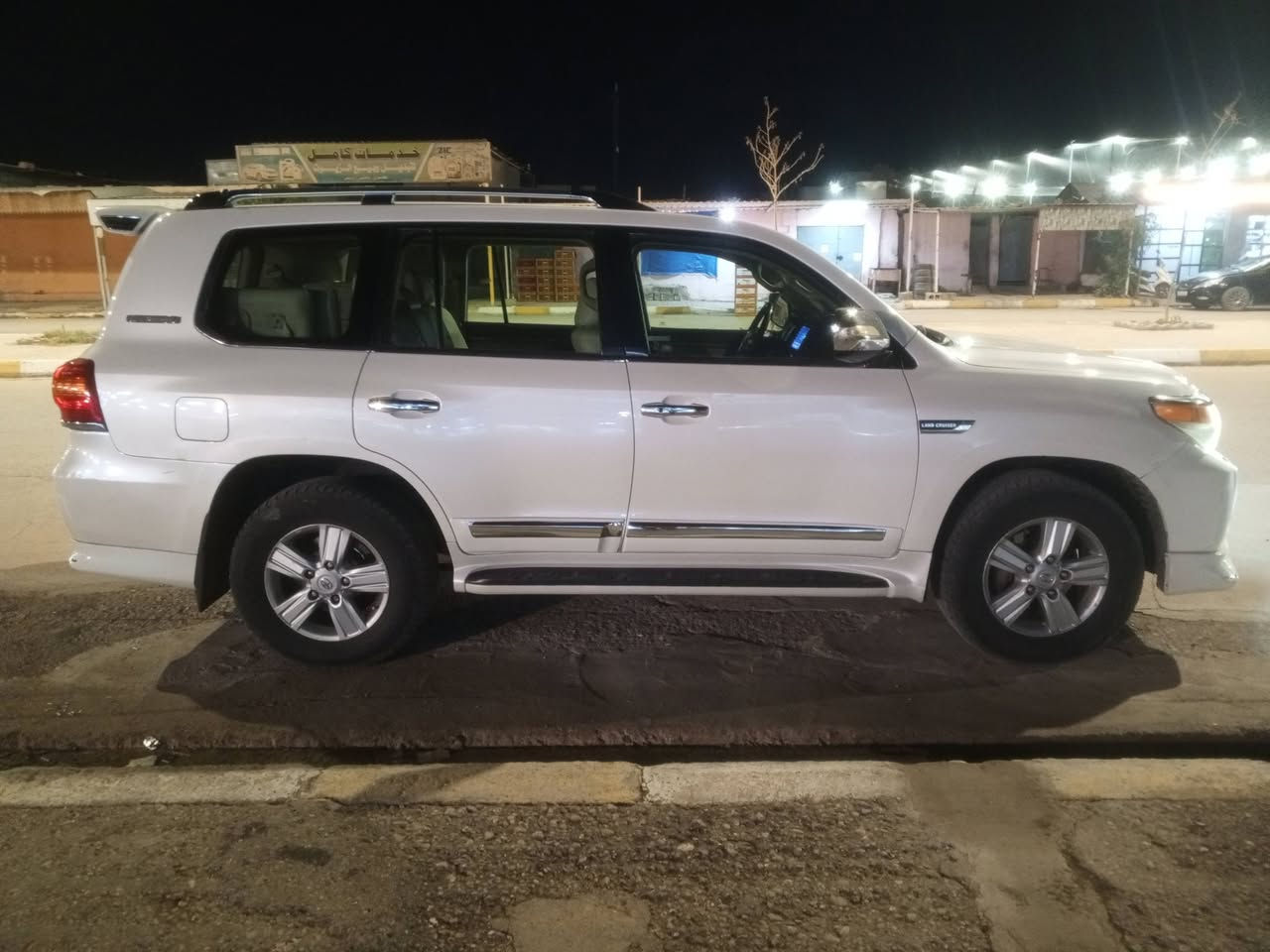 السلام عليكم 
لاندكروز 2010 كفاله عامه رقم بغداد مكينه زيرو جاهزه سياره سونار وياها 
مكينه ٦ السعر 305وبيها مجاا لشراي يرهم مراوس بيكم رقم شمالي او بغداد 
عنواني الانبار قضاء هيت
جاهزه متصرف عليها شي 
***********
